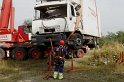 LKW faehrt in den Rhein Langel Hitdorf Faehre P545